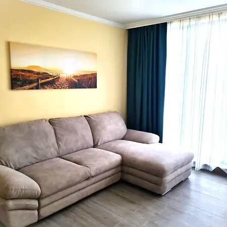 Panorama Sea Lux 酒店 *